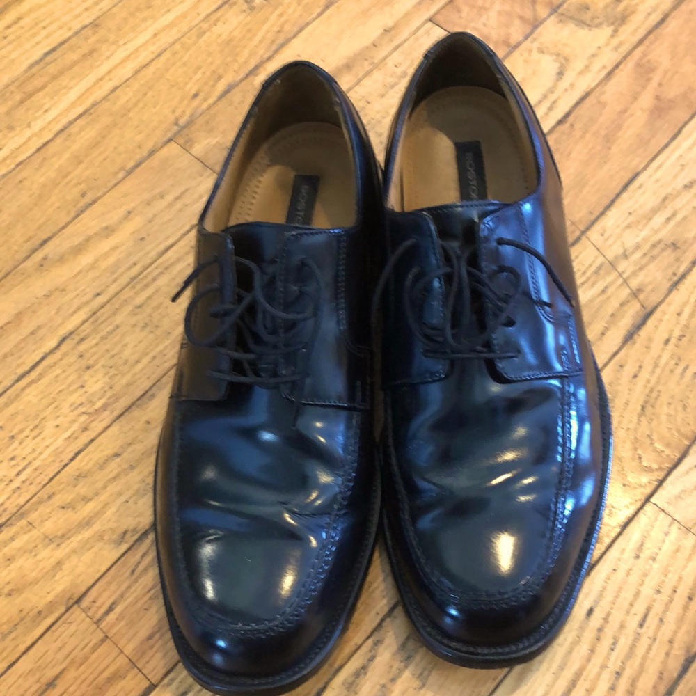 Men’s dress shoes